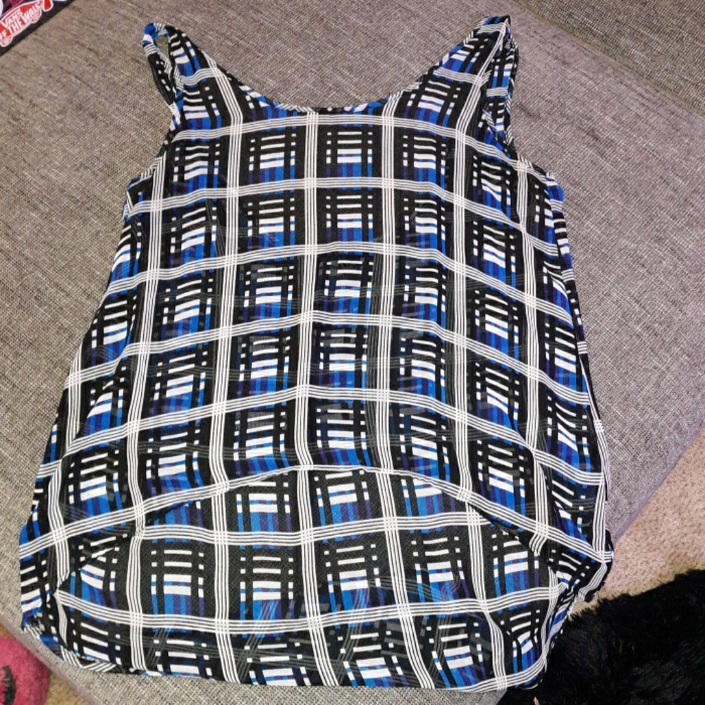 Shear high-low geometric print tunic tank